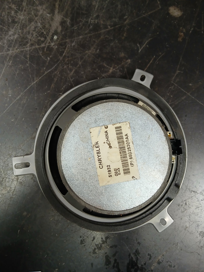 2008-2011 Challenger Grand Cherokee Audio Speaker Set 68025300aa 05030479aa