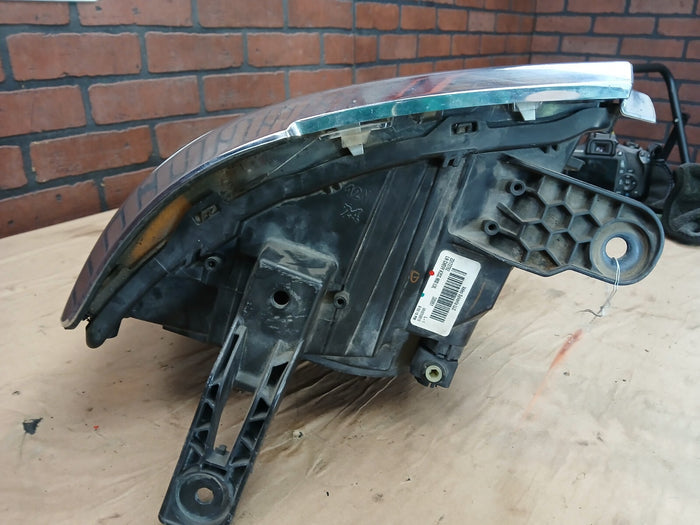 2014-2015 CHEVROLET SILVERADO 1500 DRIVER LH SIDE HEADLIGHT LAMP OEM 23172782