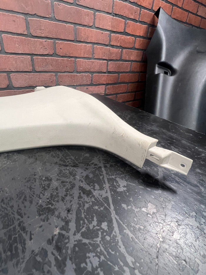 2006-2007 CHRYSLER 300 RIGHT SIDE B PILLAR LOWER TRIM SLATE GREY OEM OUM22BD1AH