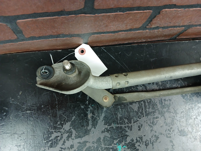 2007 Dodge Charger Front Windshield Wiper Arm Motor & Linkage 04805711aa