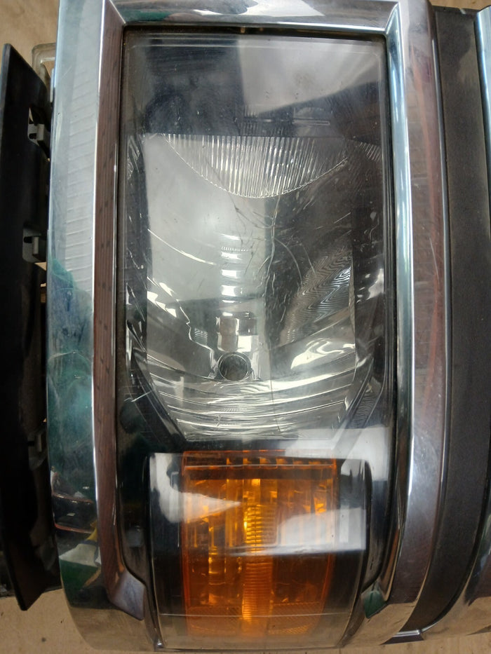 2014-2015 CHEVROLET SILVERADO 1500 DRIVER LH SIDE HEADLIGHT LAMP OEM 23172782