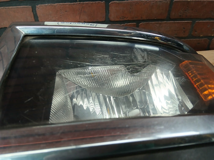 2014-2015 CHEVROLET SILVERADO 1500 DRIVER LH SIDE HEADLIGHT LAMP OEM 23172782