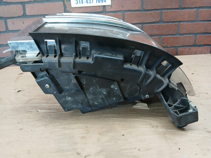 2014-2015 CHEVROLET SILVERADO 1500 DRIVER LH SIDE HEADLIGHT LAMP OEM 23172782