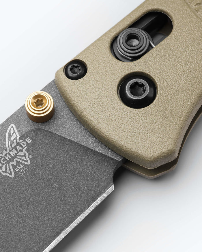 Bugout® Ranger Green Grivory® - AXIS Lock mechanism close-up detail | Benchmade Knife Co.