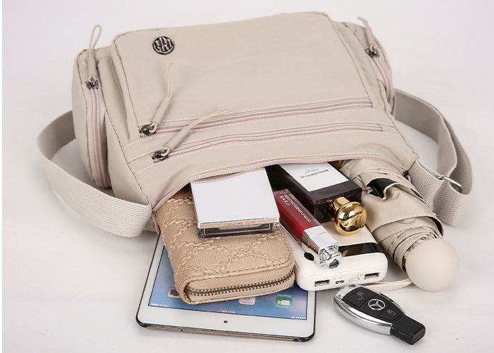 CL1570 - Elegant Lightweight Messenger Bag