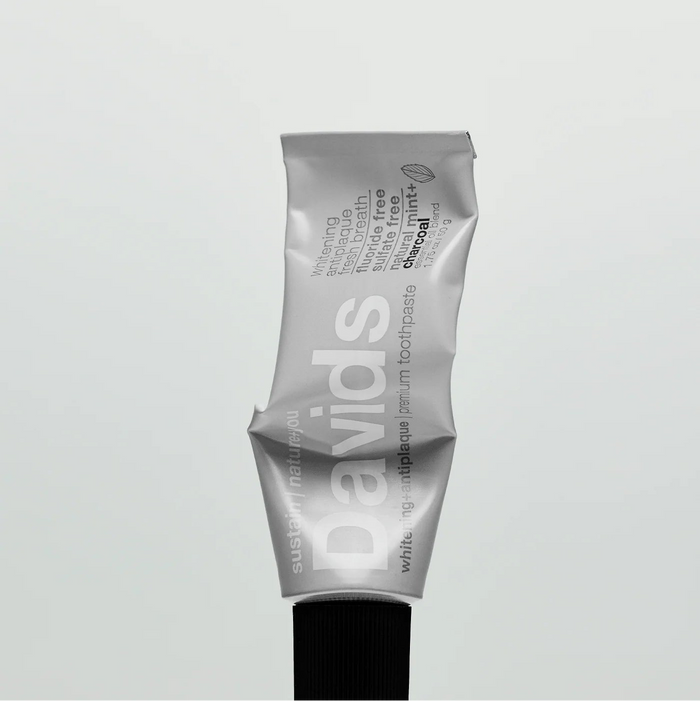 Davids travel size premium toothpaste / charcoal+peppermint