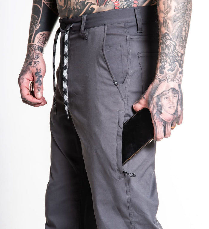 EVERYWEAR_PANT_GRAY_POCKET_DETAIL - Sullen