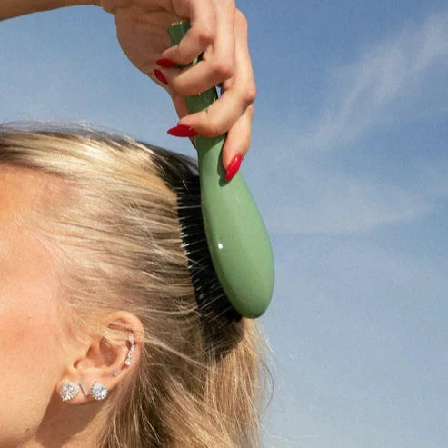 N.02 Small Care & Detangling Hair Brush - Almond Green - Living Beauty