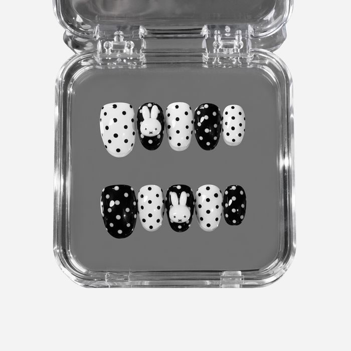 Miffy B&W Polka