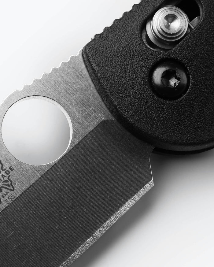 Mini Griptilian® Black Grivory® Sheepsfoot - AXIS Lock Detail | Benchmade Knife Co.