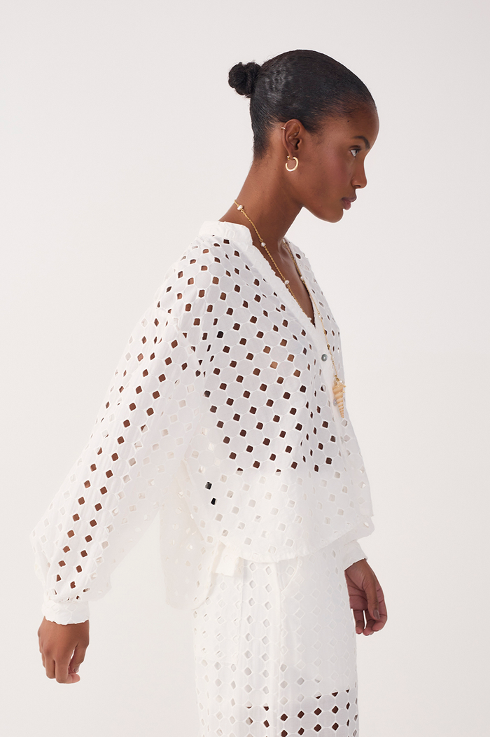 Off-White Lace V Neck Long Sleeve Shirt