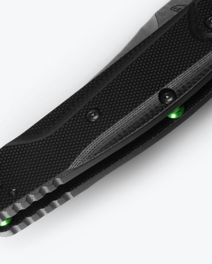Benchmade 940-2 Osborne G10 Handle Detail - AXIS Lock Mechanism Close-up | Benchmade Knife Co.