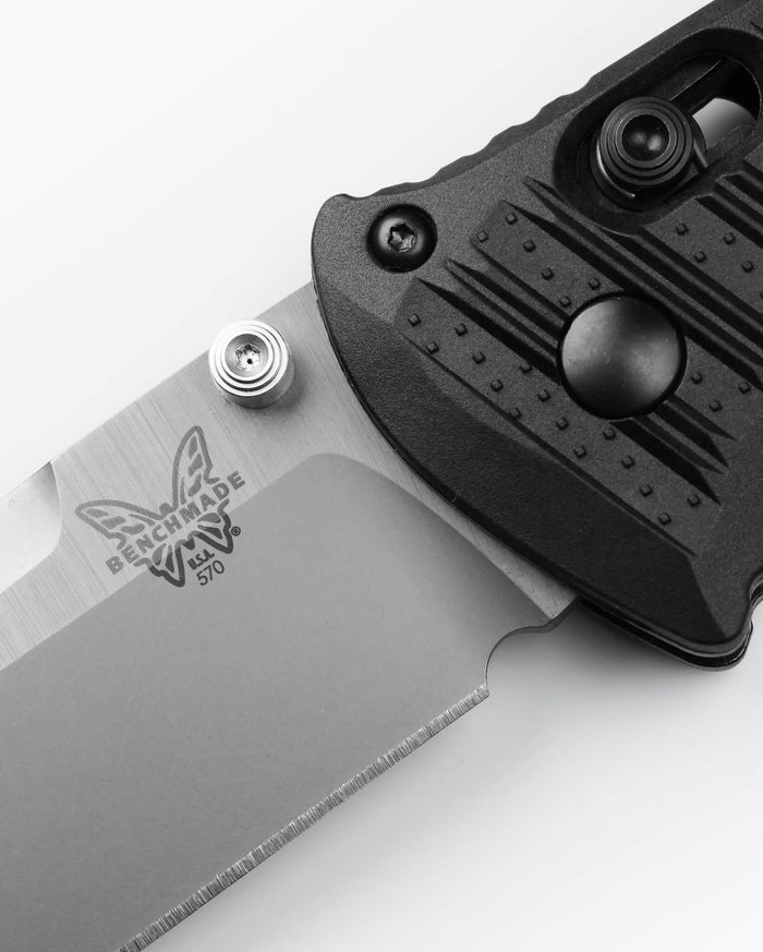 Presidio II AXIS Lock Close-up Detail View - Benchmade Knife Co.