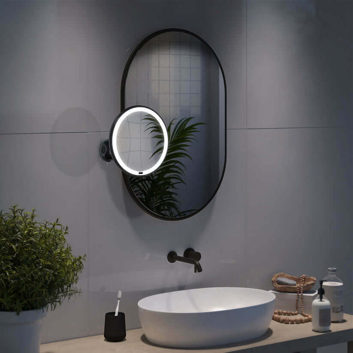 Suction-Cup LED Makeup Mirror in Black or Chrome - Beslagsboden