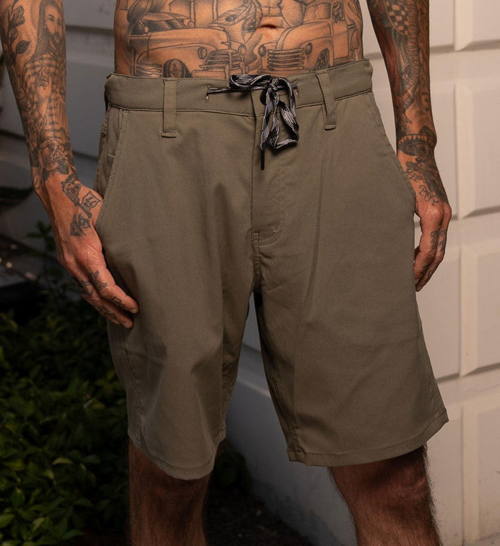 hybrid-walkshorts-olive - Sullen