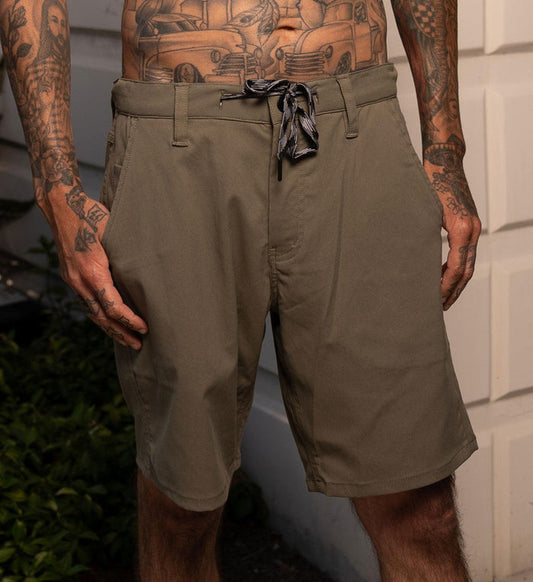 hybrid-walkshorts-olive - Sullen