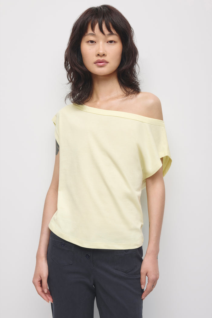 Model is 5’9” and is wearing a size XS.